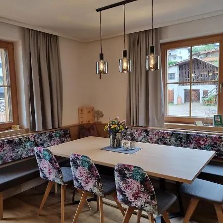 Greidlhof Alpstyle Apartment Fuegen