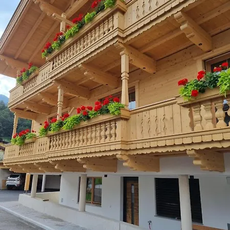 Apartment Greidlhof Alpstyle Fuegen